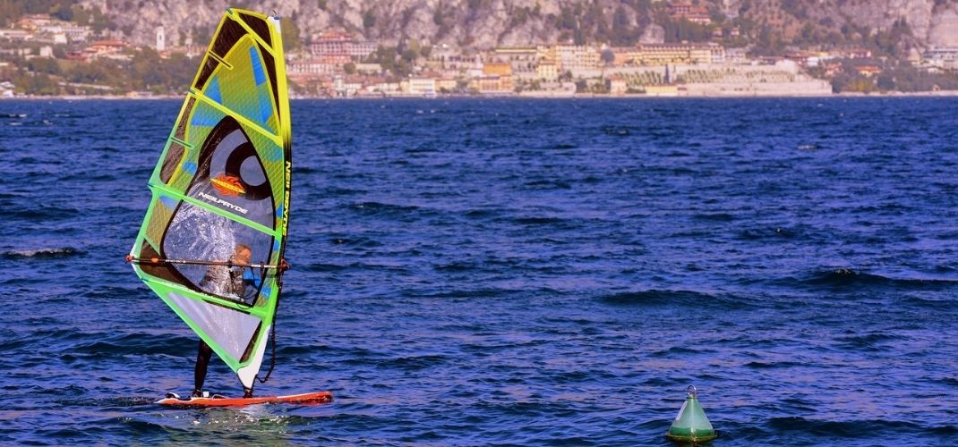 windsurfing